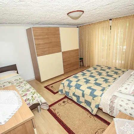 Velina Apartment *